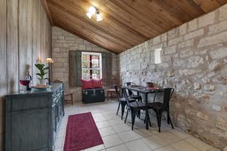 Rocking Ox Gasthaus and Barn Cabin - Fredericksburg - 7