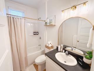 Magnolia Moon Cottage at East Lake Shores - 1