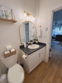 Magnolia Moon Cottage at East Lake Shores - 2