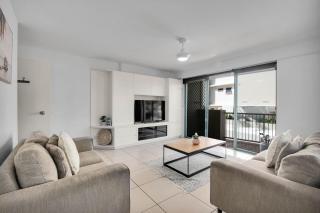 Lindomare Unit 7, 11 Orvieto Tce, Kings Beach - Caloundra - 2