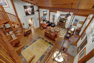 The Willows Retreat - Sleeps 17, Hot-Tubs, Close to Main Street! - Fredericksburg - 3