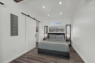Evergreen Escape w/Hot-tub 5 Min to Downtown! - Fredericksburg - 5