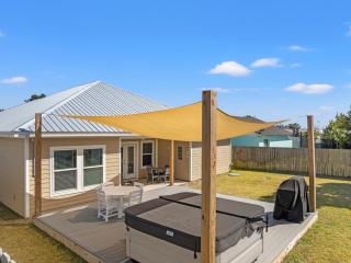 Amazing New 3br/2ba Laguna Beach! / 6p GOLF CART: 2 mins to Beach/West PCB - Panama City Beach - 6