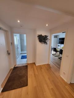 NewSuite-Englischen Garten 2 Zimmer Apartment & Privat Parking - München - 7