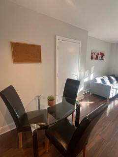 Bright Spacious Apartment - 7