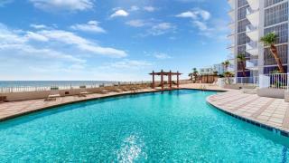 Beautiful 3BR/2BA Beachfront Condo,Sleeps 8 - 8