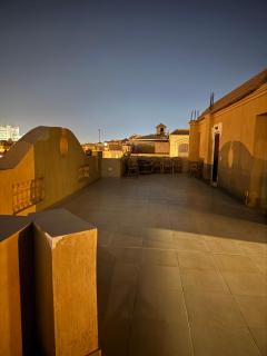 Zayed Rooftop Stay Near Arkan and Park Street - Sheikh Zayed - 3