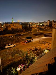 Zayed Rooftop Stay Near Arkan and Park Street - Sheikh Zayed - 4