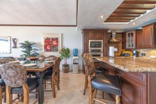 Exquisite Spacious Ocean View Condo - 2
