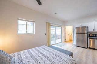 Modern Downtown Studio - Bike or Walk to Trails & Dining - 4