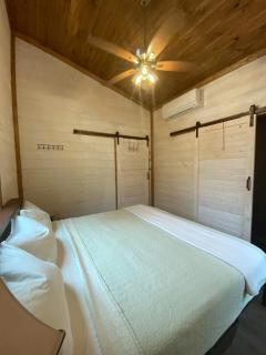 Hollow Branch Hideaway - Linden - 9