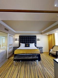 Upscale Villa-Close to Strip-Jetted Tub-1300 sq ft - Las Vegas - 9