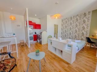 Studio COSY avec Baignoire et Netflix Idéal couple - Pauillac - 8