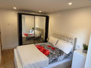 Lara Ensuite Room - Moffat - 8