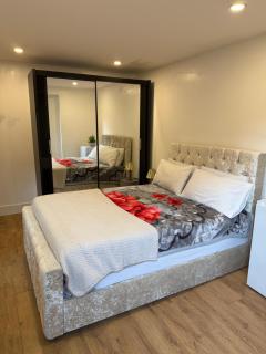 Lara Ensuite Room - Moffat - 2