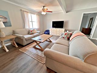 Oakridge Cottage - Orange Beach - 4