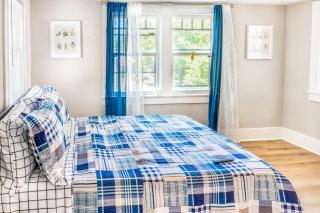 Elegant 5 bedrooms Home Near Millikin Univ - Decatur - 4