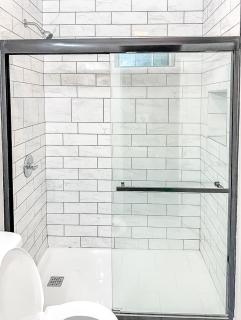 Elegant 5 bedrooms Home Near Millikin Univ - Decatur - 3