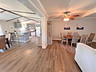 Oakridge Cottage - 1