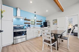 Rivers Edge Cottages with Hot Tub - Tivydale - 9