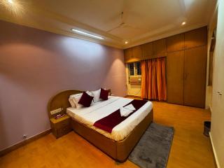 Hotel Thakur Galaxy, Sadar Market - 4