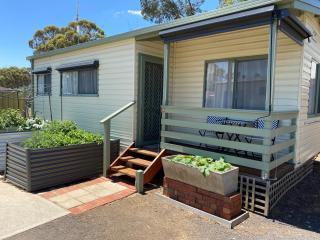Golden Country Motel and Caravan Park - 7