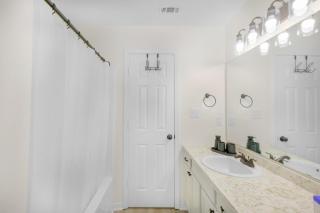 Cozy 2 Bed/15 Bath Duplex Just Blocks from Downtown Biloxi! - Biloxi - 8
