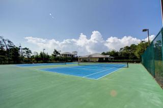 Four C's Retreat - Lavish Home with Private Boardwalk Access to the Beach - Santa Rosa Beach - 2