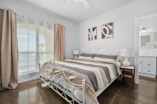 Huge Vacation Home! Community Boardwalk to the Beach! - Port Aransas - 7
