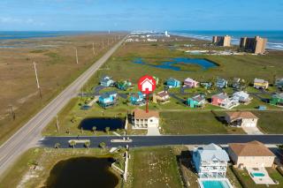 Huge Vacation Home! Community Boardwalk to the Beach! - 4
