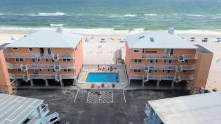 Top Floor Beachside Condo in Gulf Shores Sleeps 6 - Gulf Shores - 2