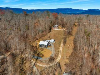 Skytop Summit-Hot Tub-Firepit-Big Views - Bryson City - 5