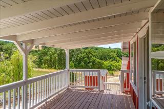 Red Barn Loft - Templeton - 1
