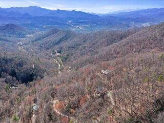 Lazy Bear Retreat Mountain Views-Hot Tub-FirePit - Whittier - 1