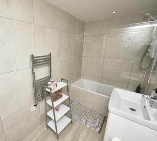 Apartment in Buckinghamshire with Secured Parking - Buckinghamshire - 4