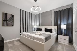 Luxury 12BR Villa w/ Pool & Spa Near Disney - 1