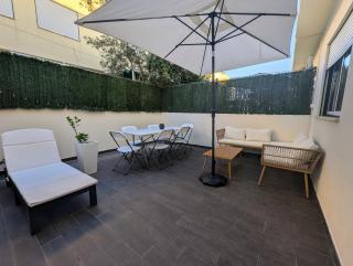 Casa Hortelã Laranja - Townhouse with Backyard 5min from Faro - Faro - 0