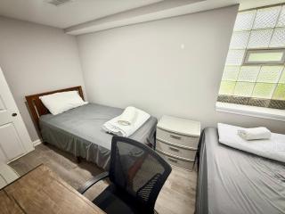 Super Amazing Place To Stay Near Downtown! Free Parking - 2