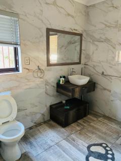 Valley Inn Guest House, Accommodation 17 Elizabeth Ave, Rivonia, Sandton, 2191 - 2