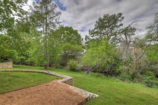 Town Creek Cabin Walk to Main St - Fredericksburg - 2