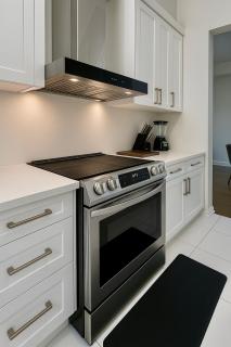 Brand New 4 bedroom Villa by Hamilton Airport! - 3