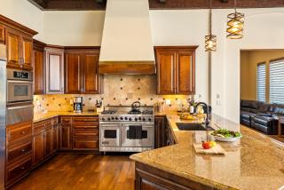 Frontier Farmhouse - Templeton - 4