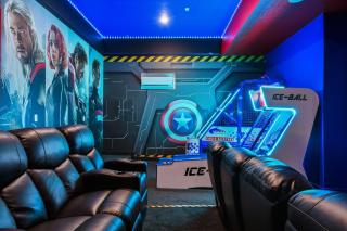 Luxurious 15BR Villa with Lake View & Game/Theater - 7