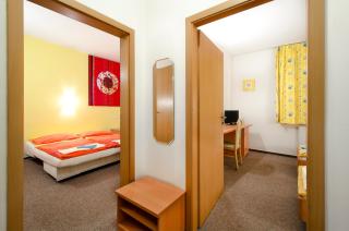 Hotel Imos - Prague - 9
