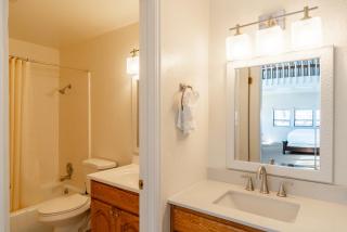 Road Creek Inn - Loa - 1