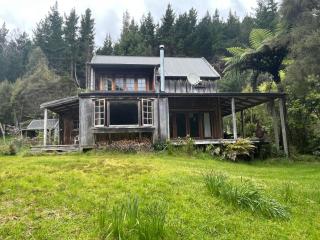 Four Fathom Bay Retreat - 9