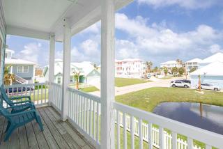 Blue Fin House- Pet Friendly & Boardwalk to the Beach! - 0