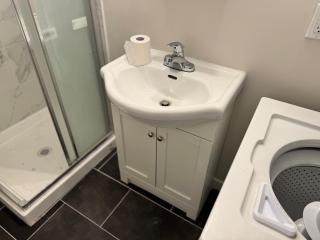 Charm Private Room in Beaumont near YEG Airport with Shared Bathroom and Shared Kitchen - Nisku - 6