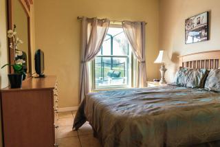 Crescent Lakes Villa - 4