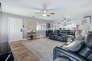 3BR Beach House Spacious & Steps from Sand - 3